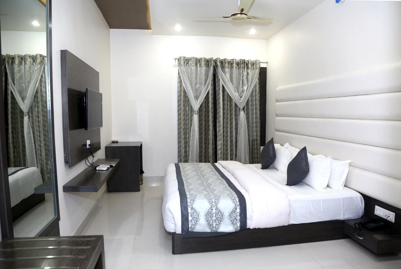 Hotel Royal Inn Chittorgarh Buitenkant foto