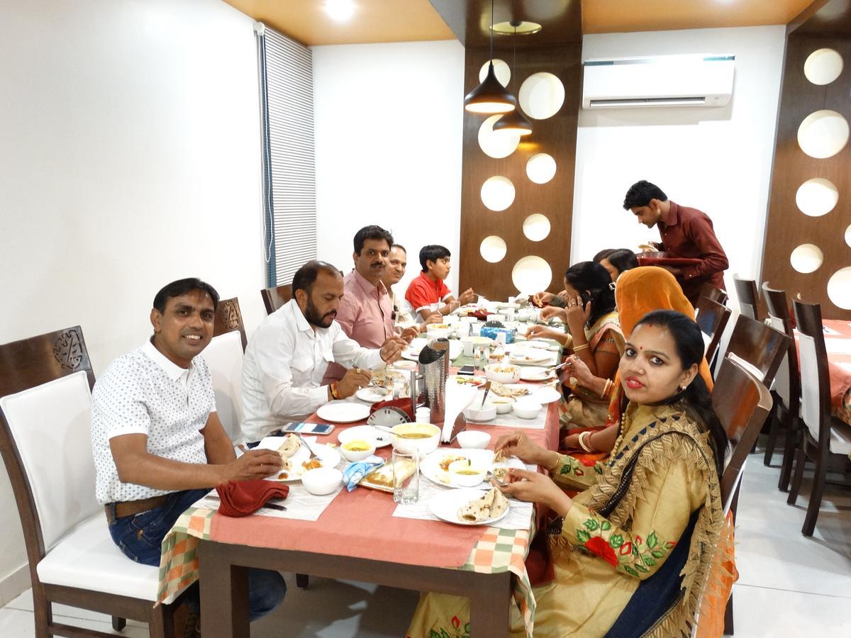 Hotel Royal Inn Chittorgarh Buitenkant foto
