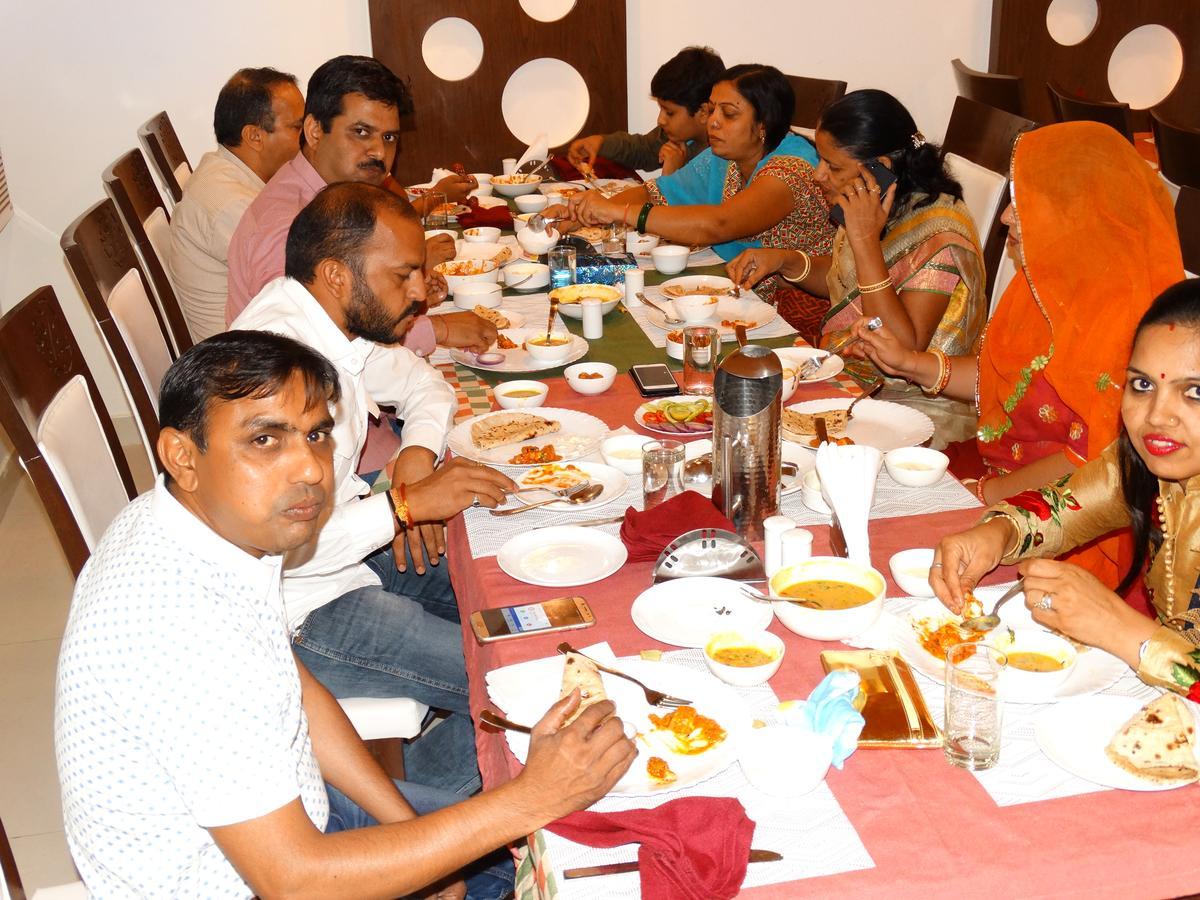 Hotel Royal Inn Chittorgarh Buitenkant foto