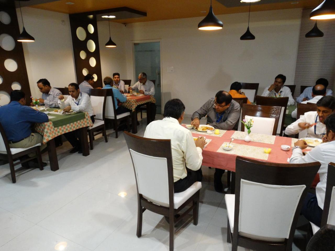 Hotel Royal Inn Chittorgarh Buitenkant foto